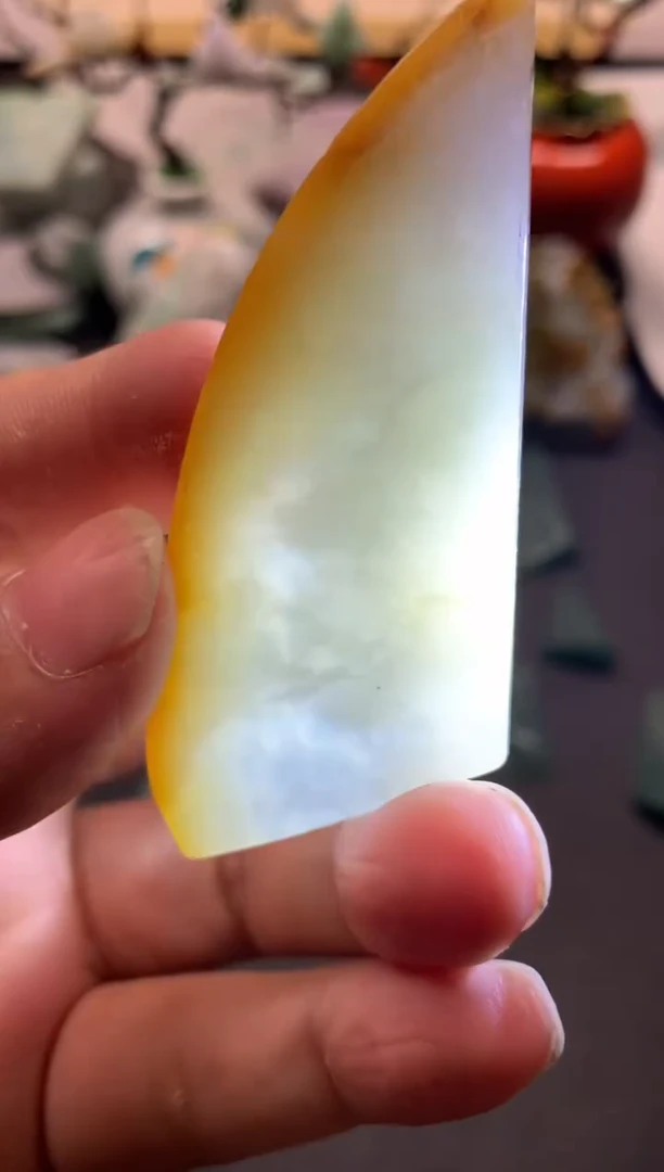 【闪购商品】翡翠颈饰未镶嵌天然翡翠A货