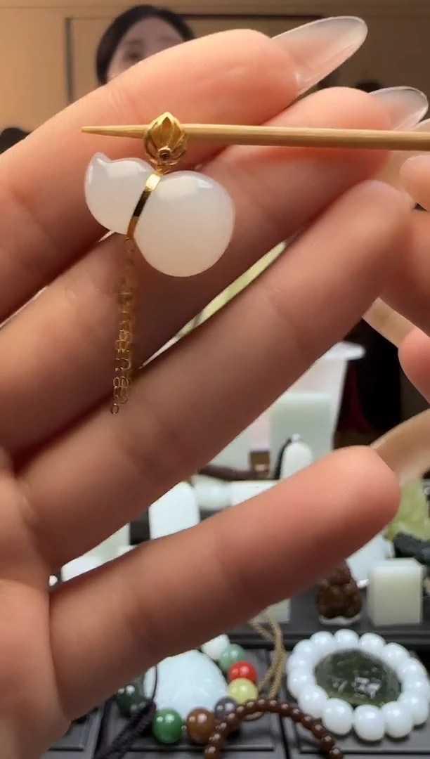 【闪购商品】和田玉白玉葫芦未镶嵌吊坠