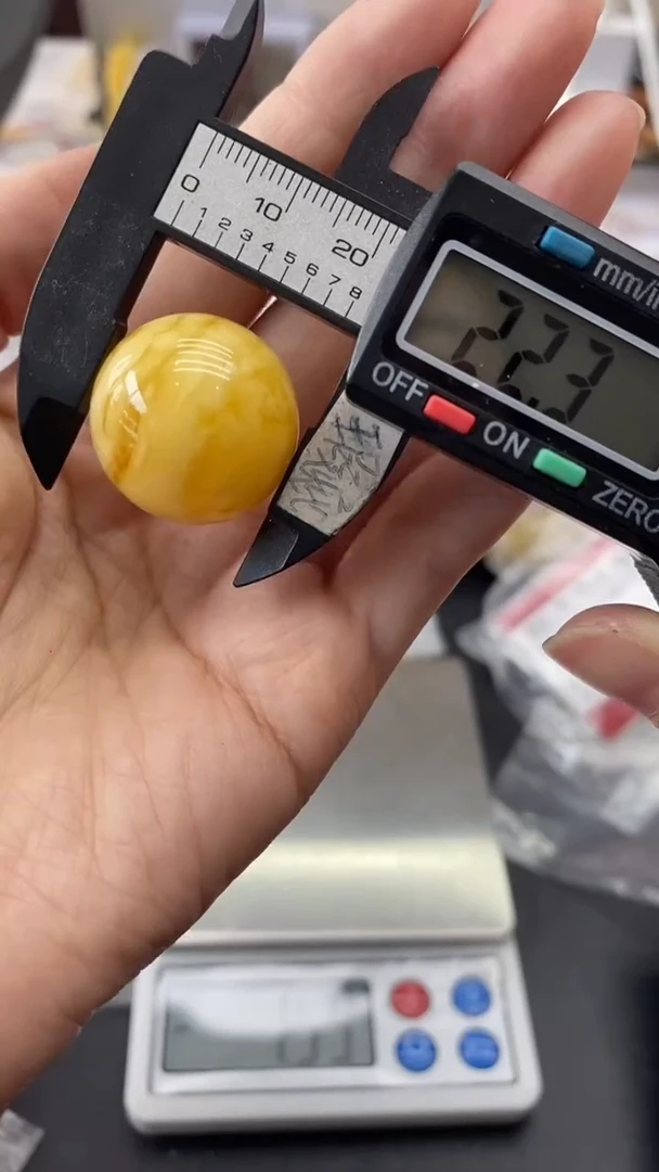 琥珀未镶嵌珠宝奇石430