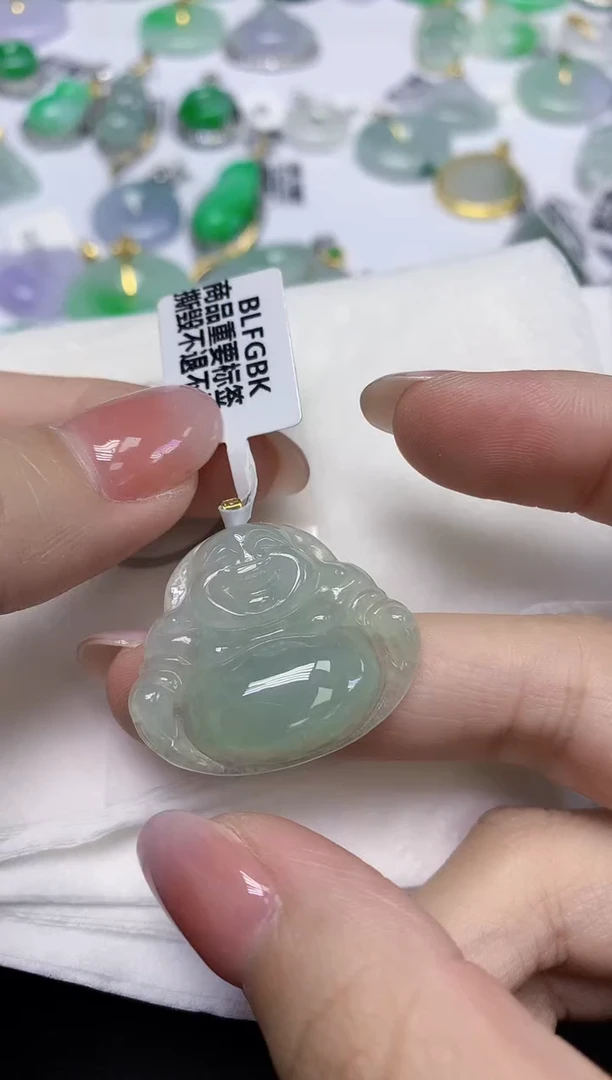 颈饰18K金镶嵌翡翠天然缅甸翡翠A货多样性发一件