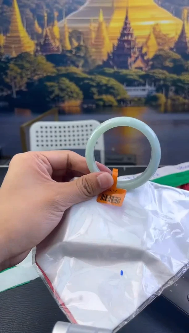 未镶嵌手镯翡翠翡翠手镯