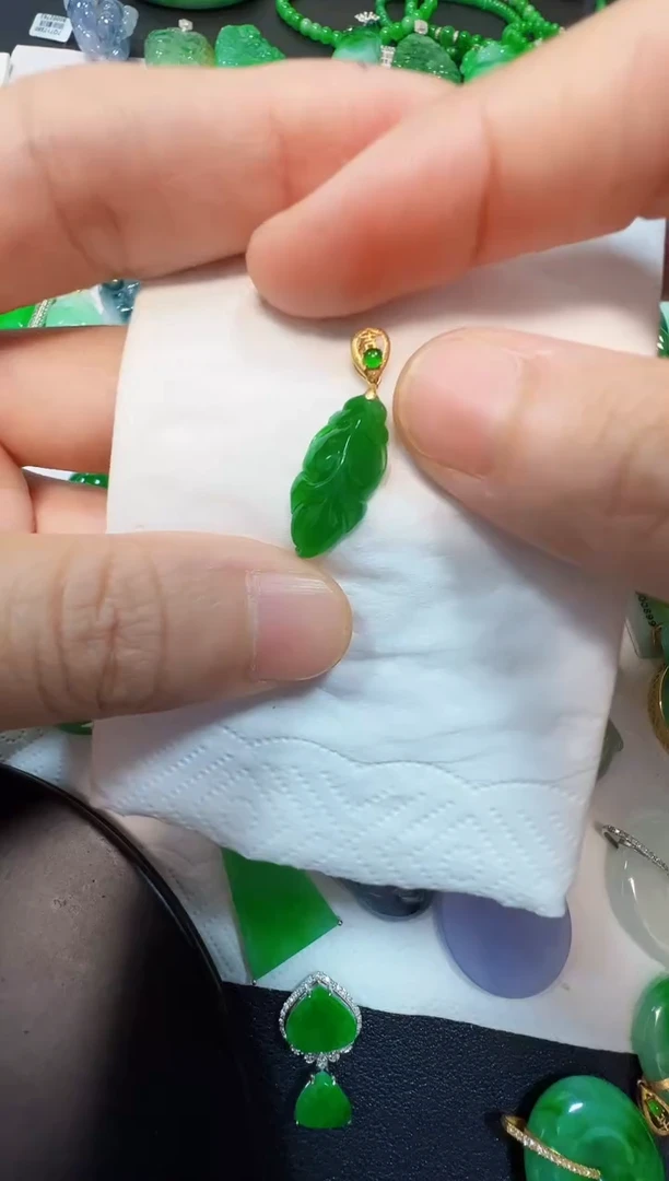 吊坠(不含链)18K金镶嵌翡翠1280