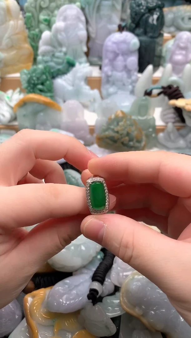 吊坠(不含链)未镶嵌翡翠1