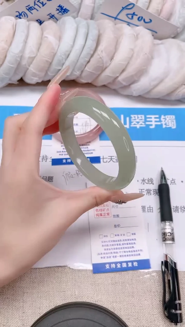 未镶嵌手镯石英质玉135-60东
