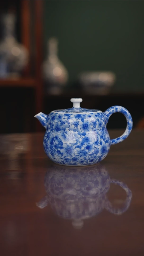 晓月窑青花壶壶万花