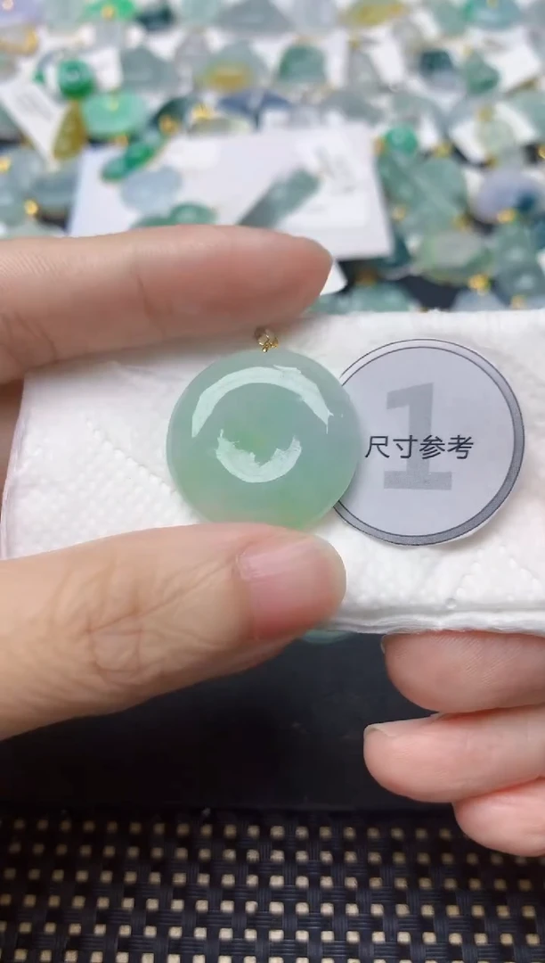 颈饰18K金镶嵌翡翠天然缅甸A货翡翠