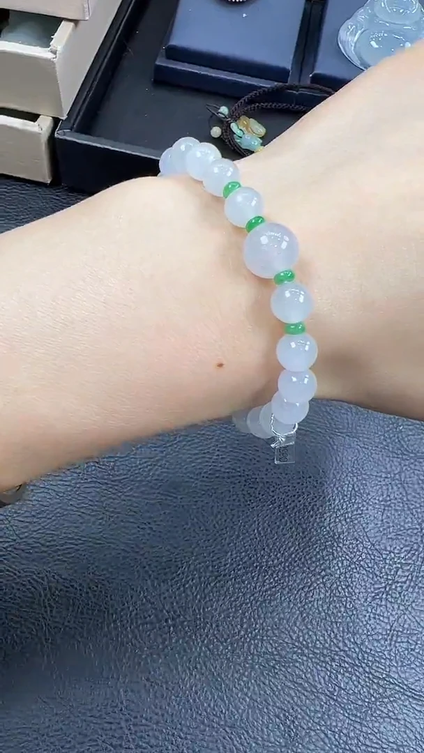 【闪购商品】翡翠挂件未镶嵌手串