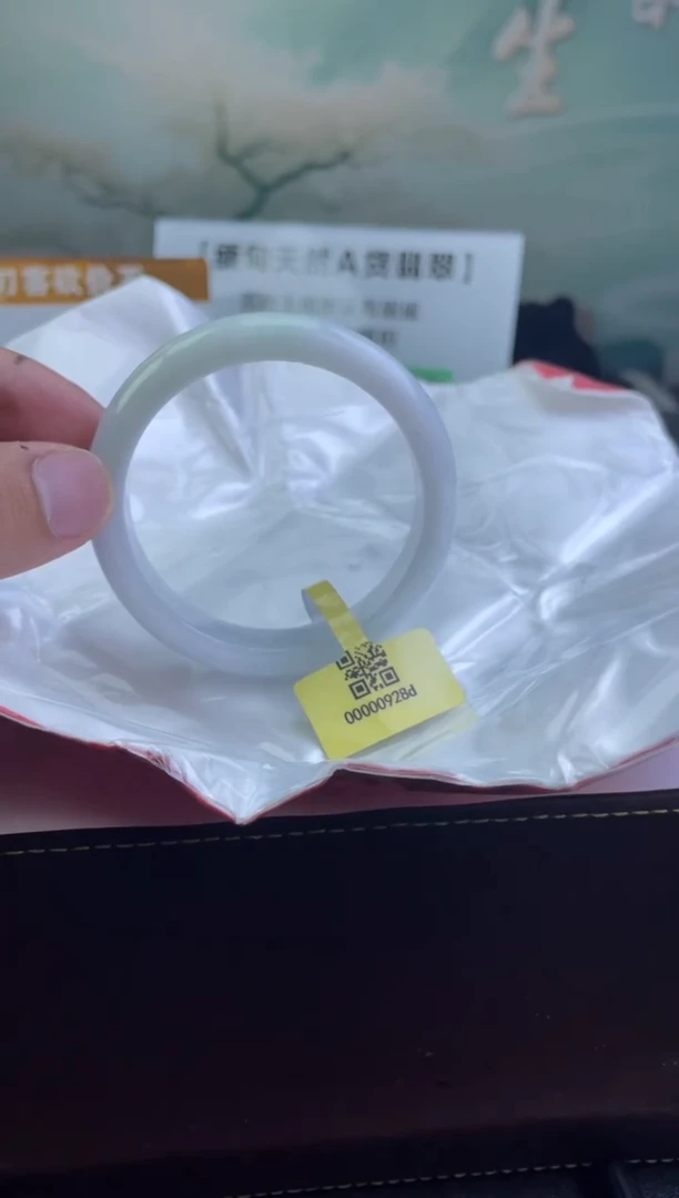 翡翠手镯未镶嵌7