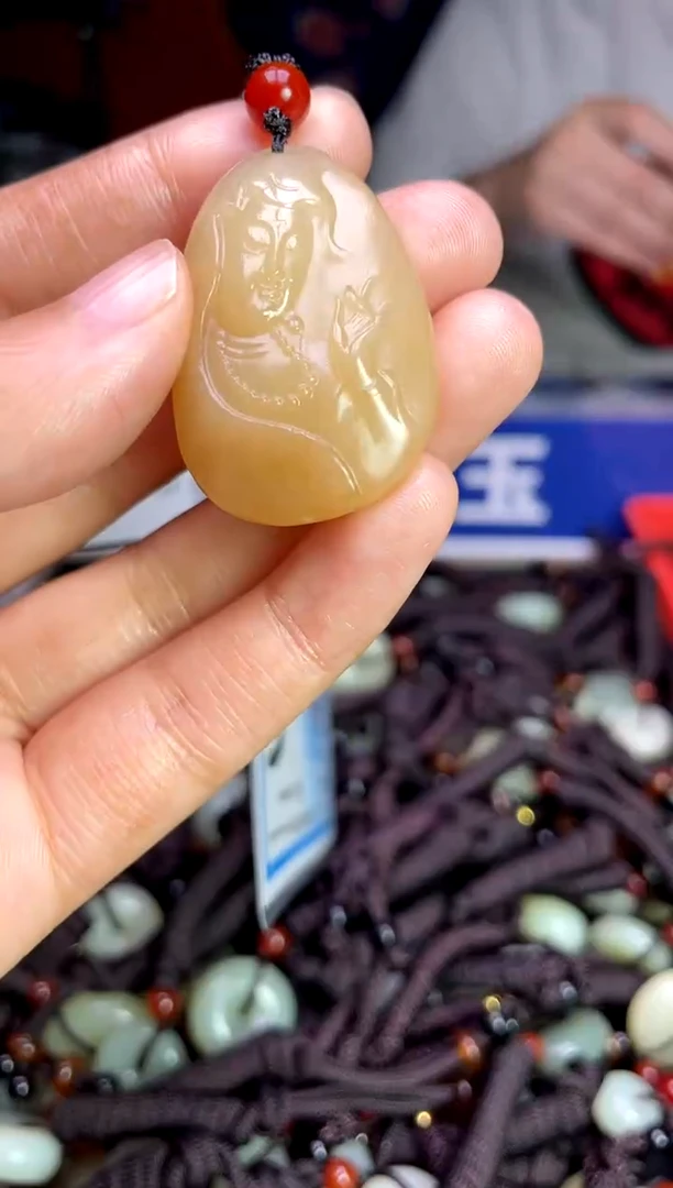 未镶嵌和田玉挂件1