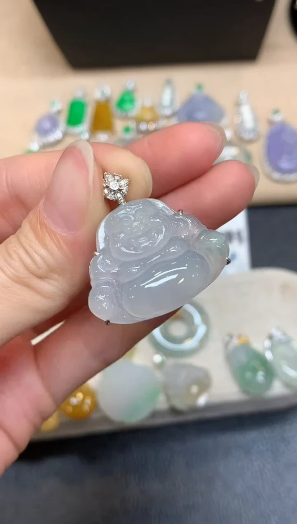 颈饰18K金镶嵌翡翠佛公【无服务费