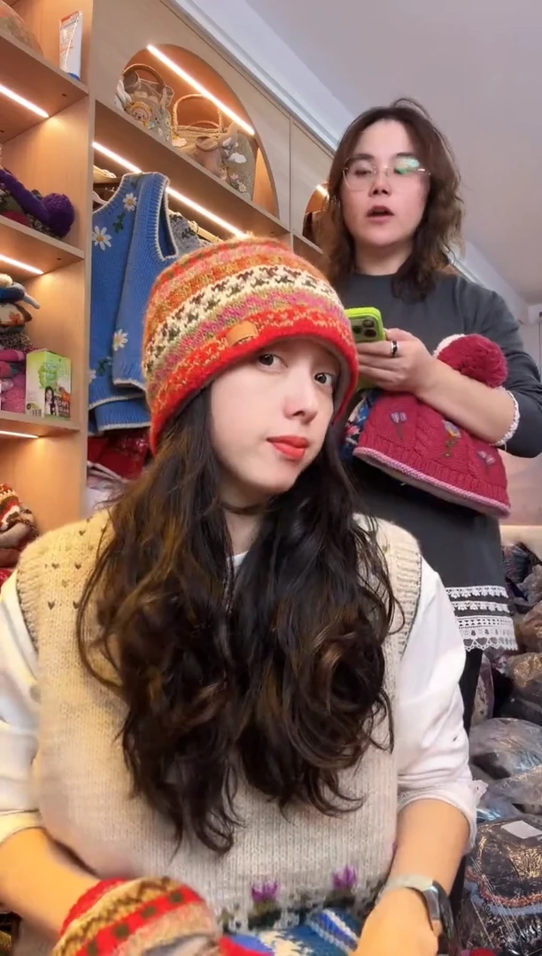 羊毛百羊毛新年款红色冷帽