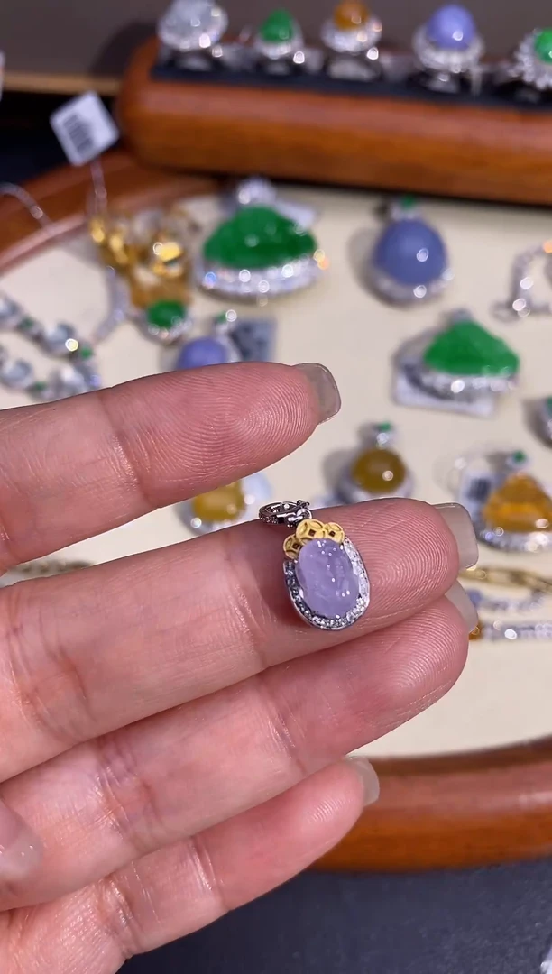 【闪购商品】翡翠吊坠(不含链)18K金镶嵌万能扣吊坠