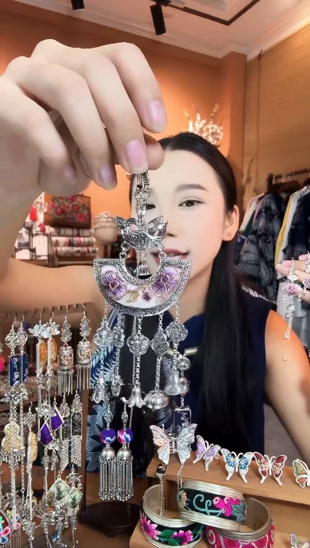 刺绣纯手工民族风吊坠