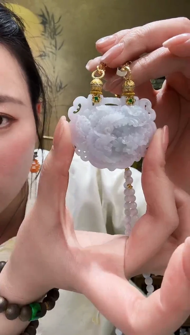 颈饰未镶嵌翡翠吊坠