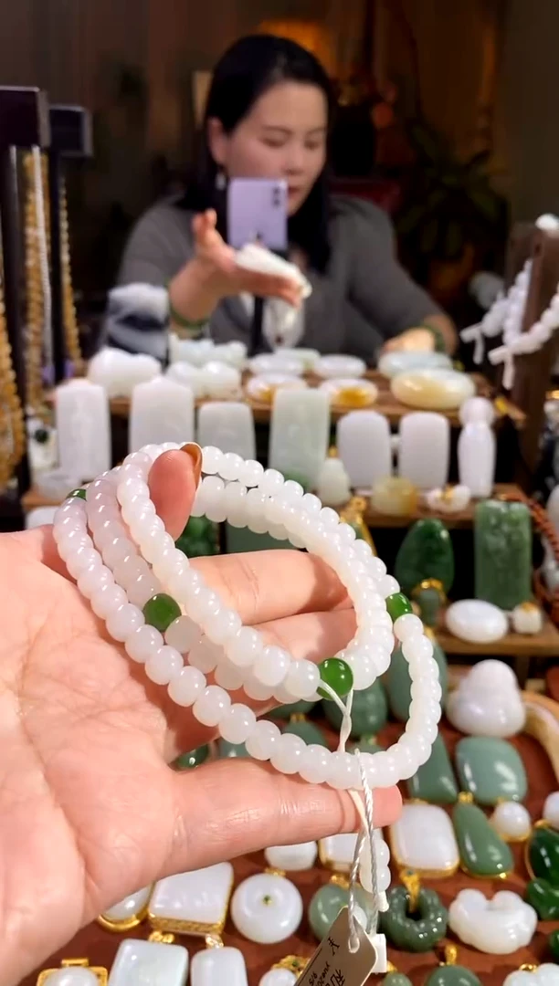 项链未镶嵌和田玉.