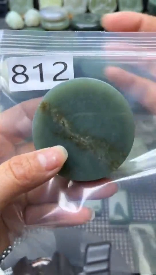 未镶嵌和田玉珠宝半成品镯芯
