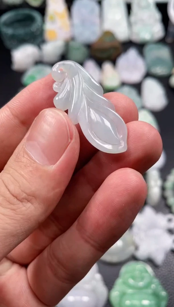 翡翠未镶嵌颈饰天然翡翠a货