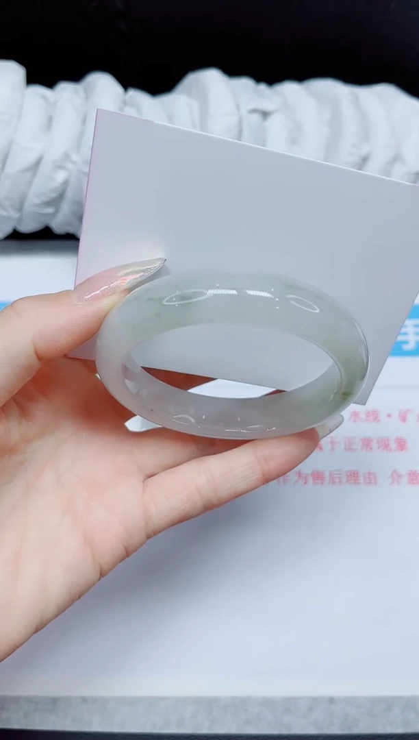 石英质玉手镯未镶嵌137.