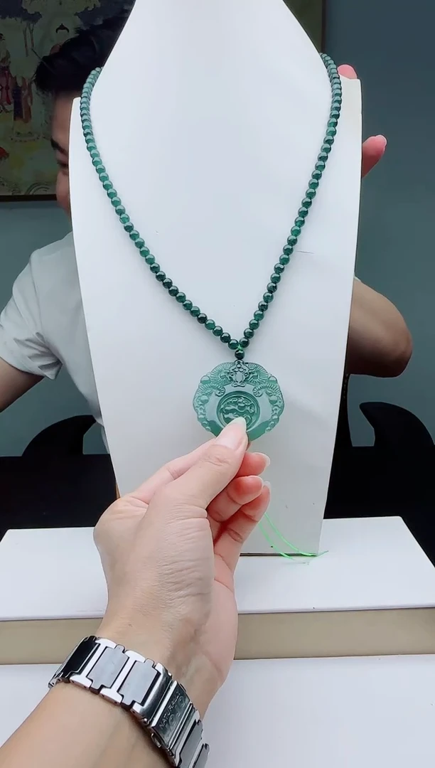 颈饰未镶嵌翡翠多样性发其一