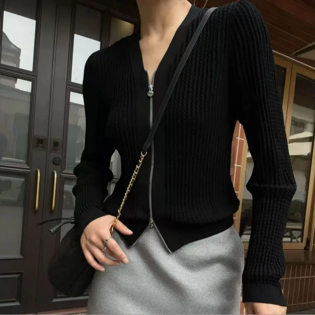 阿玛施AMASS 简约百搭时尚舒适V领波浪竖坑纹拉链针织开衫548026