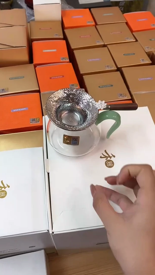 晶悦浅玉色+木把--合金梅花茶漏