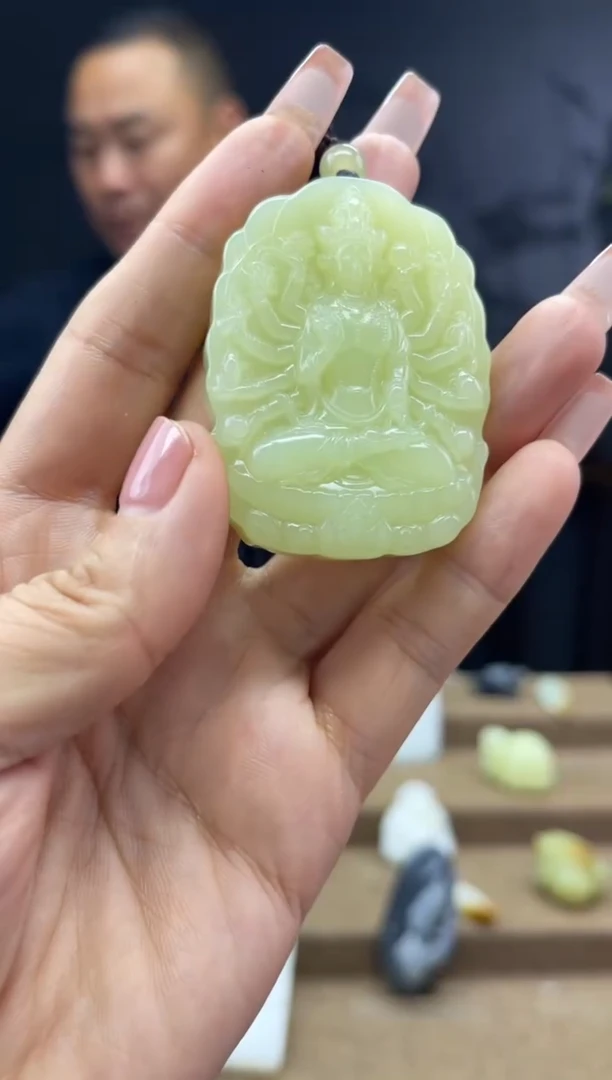 颈饰未镶嵌和田玉1