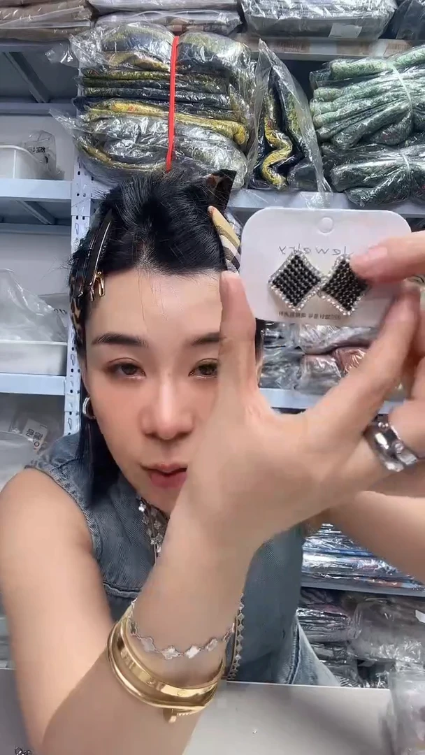 聚酯纤维芳姐福利饰品075