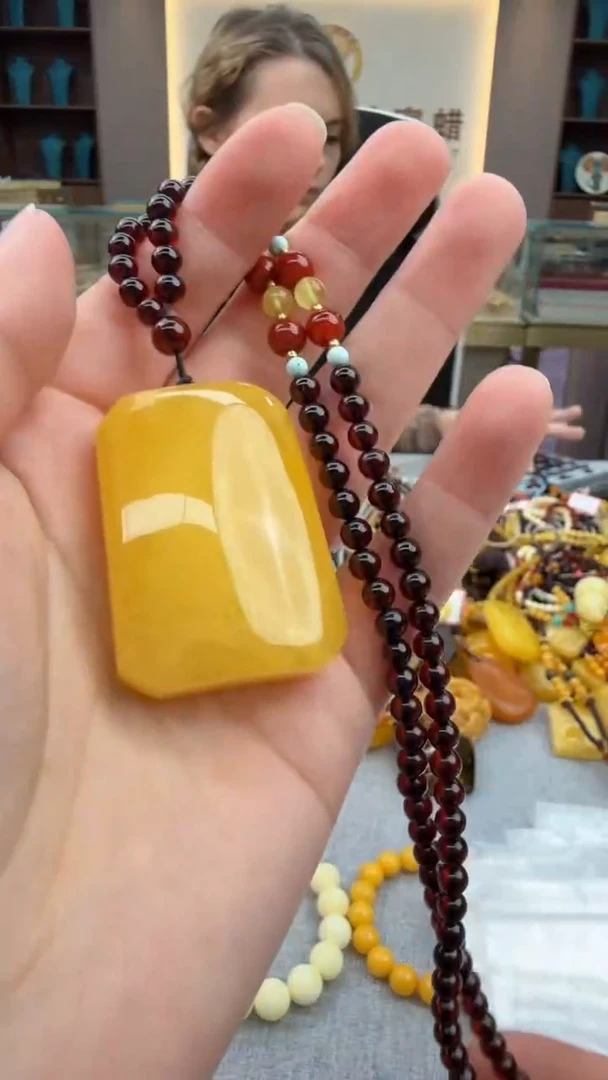 琥珀颈饰未镶嵌149秒拍号 假一罚三