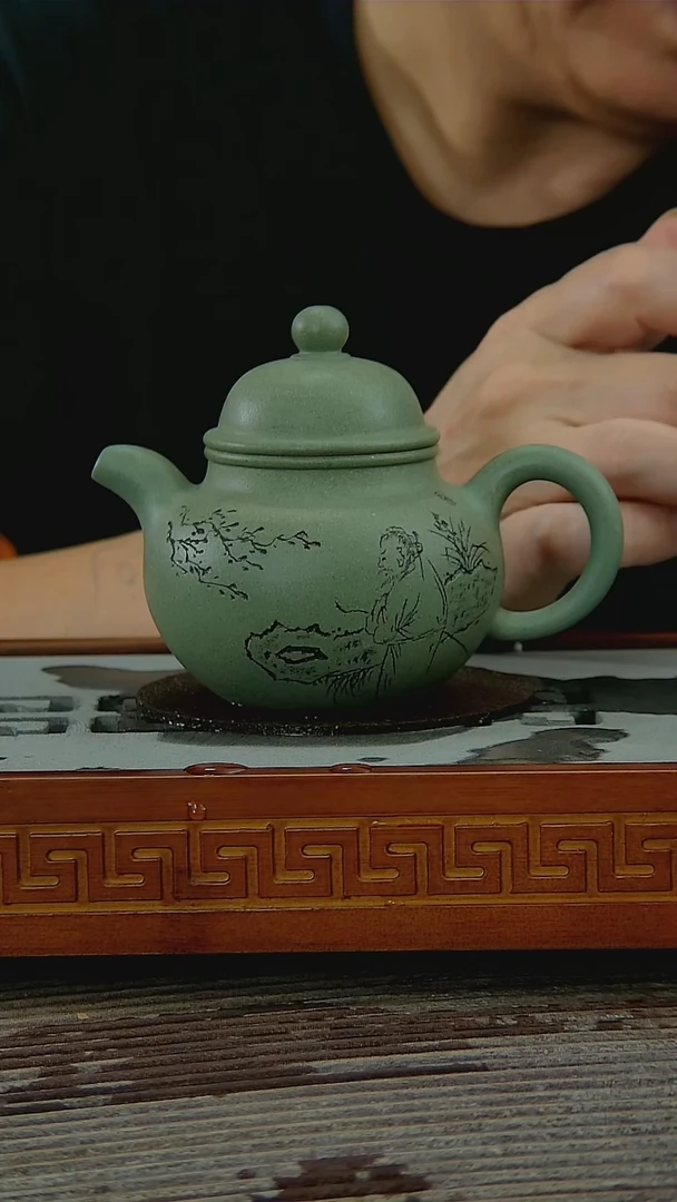 茶壶紫砂方开明翡翠青砂带证书