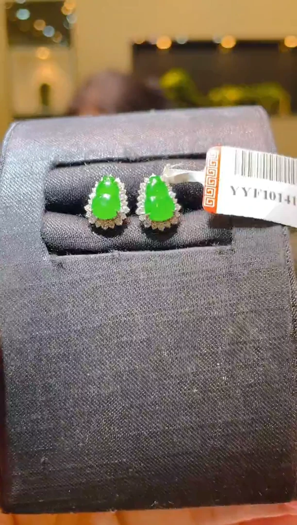 翡翠18K金镶嵌吊坠(不含链)A80