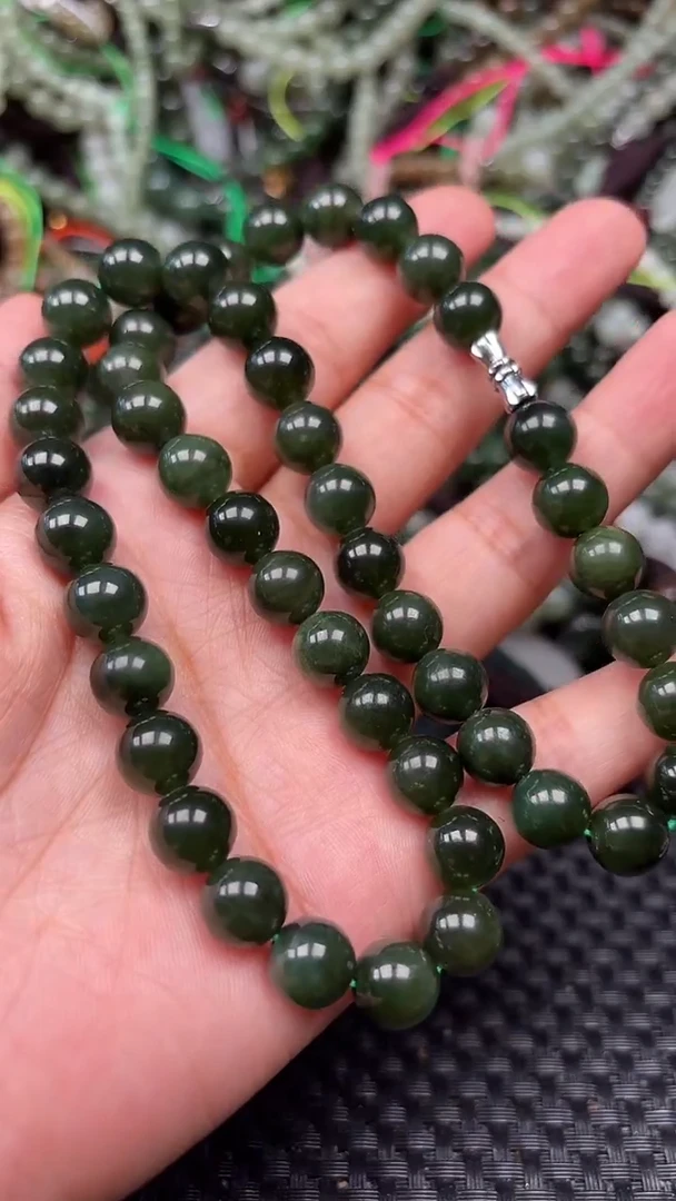 和田玉未镶嵌颈饰1