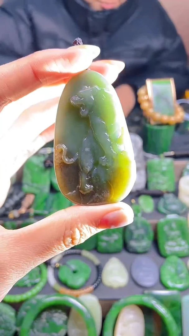 颈饰未镶嵌和田玉1