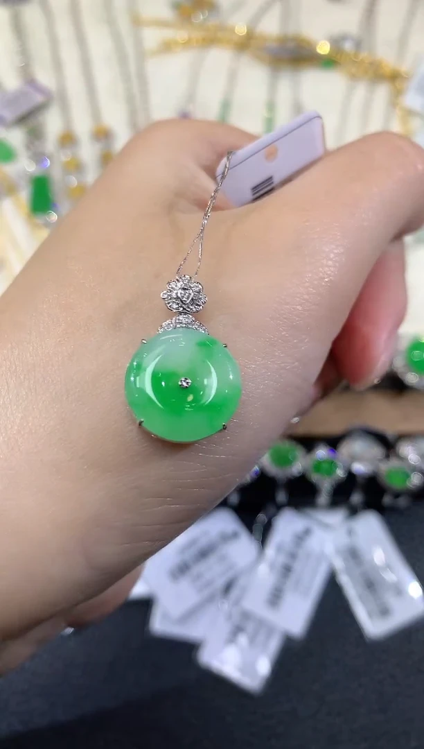 吊坠(不含链)18K金镶嵌翡翠A53