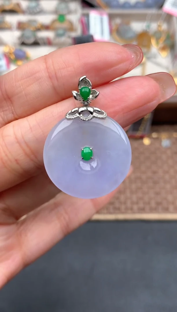 18K金镶嵌挂件翡翠1