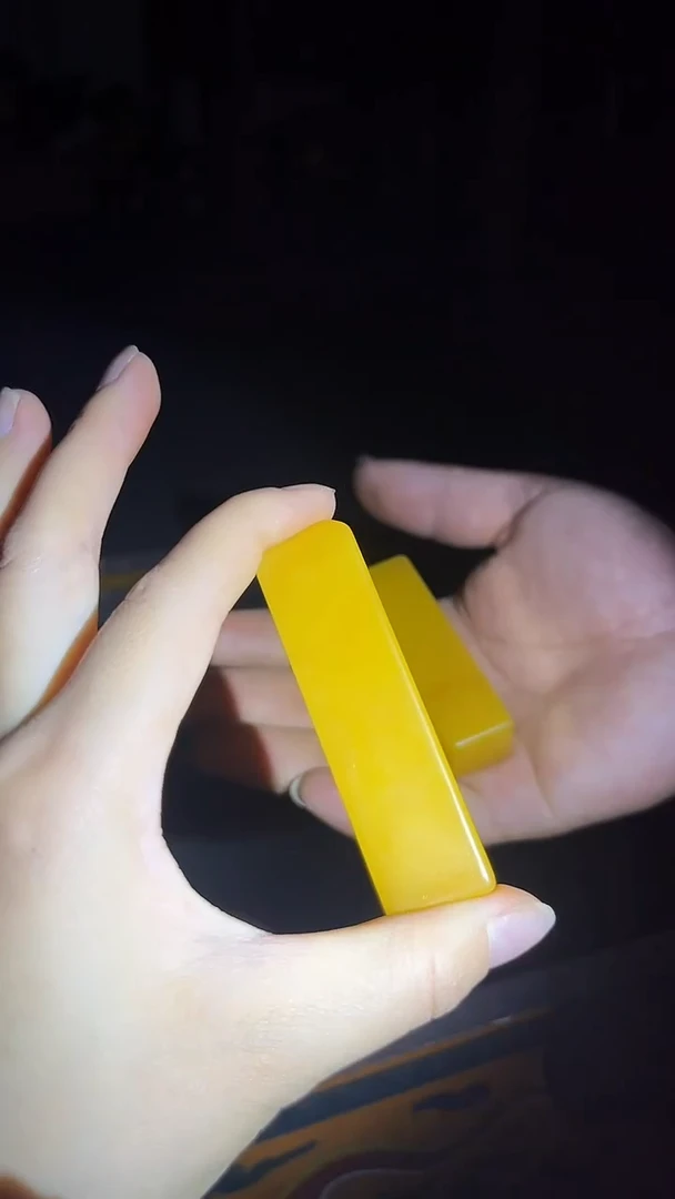 和田玉未镶嵌把件印章.1件.方.黄