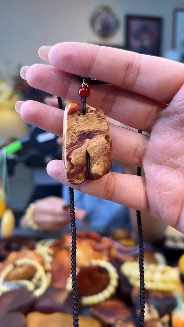 琥珀颈饰未镶嵌吊坠