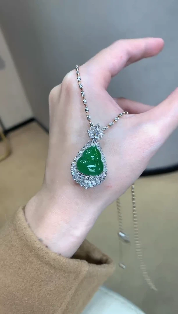 吊坠(不含链)18K金镶嵌翡翠冬日珠宝W122