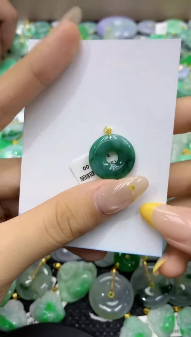 颈饰未镶嵌翡翠天然缅甸翡翠A货