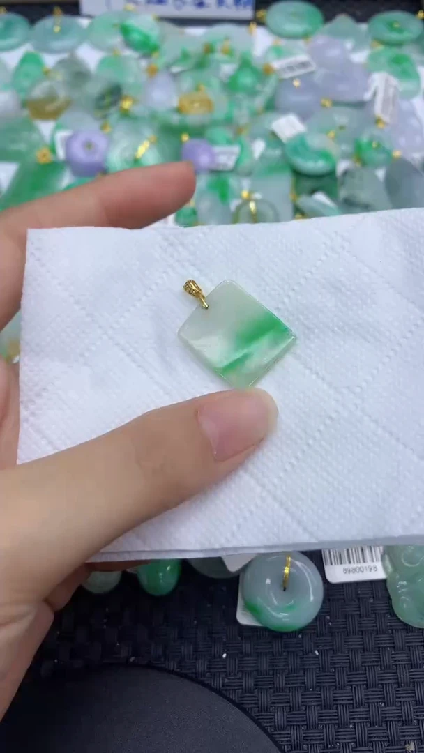 颈饰未镶嵌翡翠天然缅甸A货翡翠
