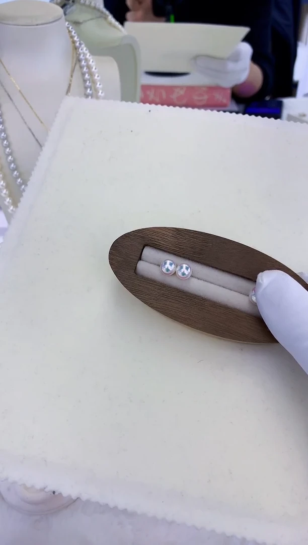 18K金镶嵌饰品海水珍珠7.5-8素钉