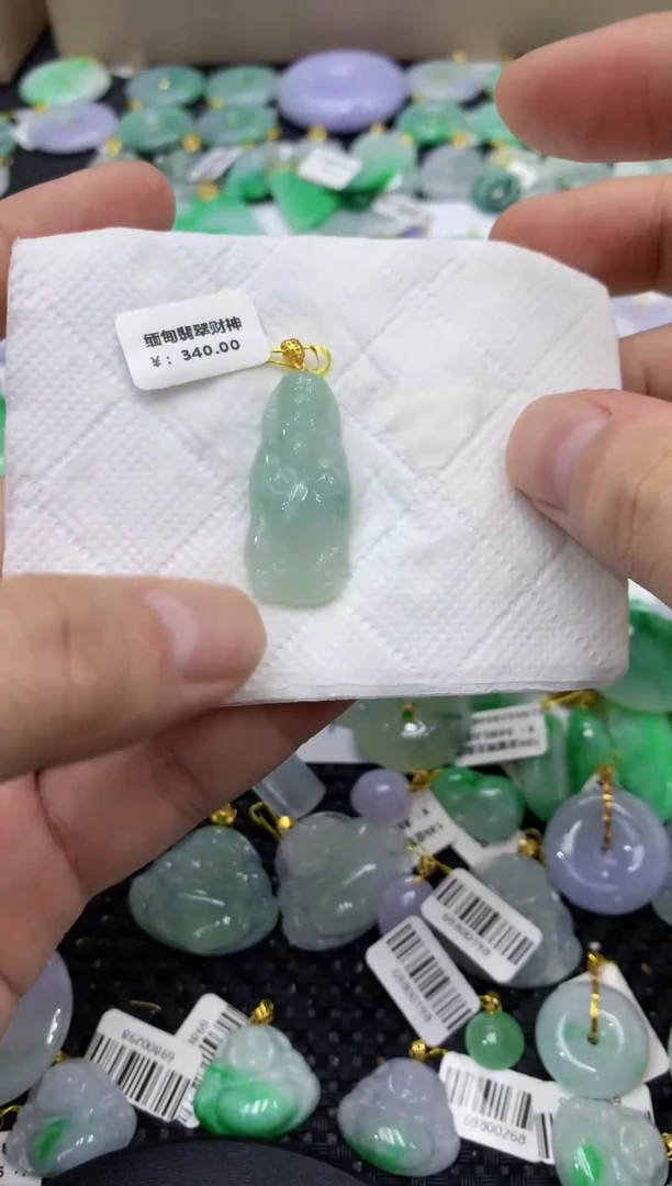 颈饰未镶嵌翡翠天然缅甸翡翠A货