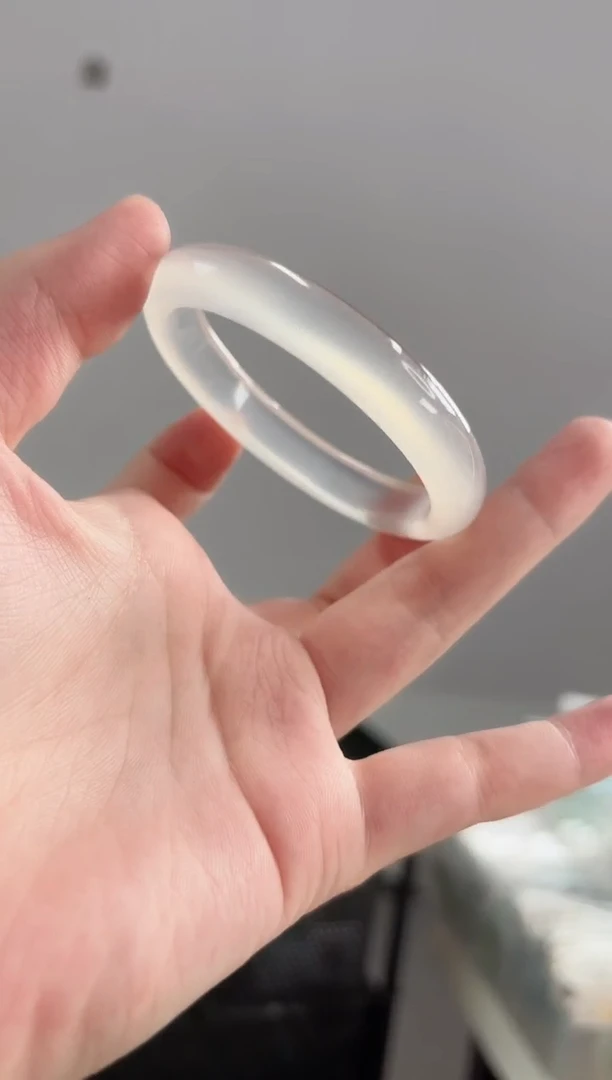 玛瑙/玉髓手镯未镶嵌56圈