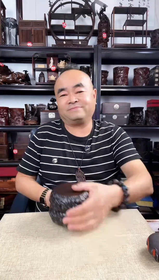 木小+大云纹圆老李红木工艺品