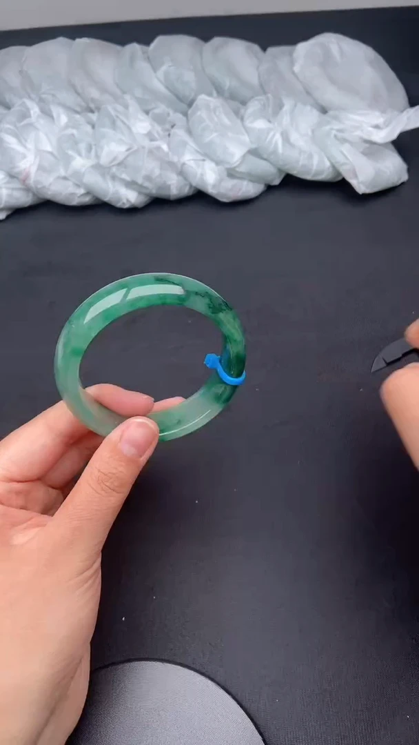 石英质玉（非洲翠）手镯未镶嵌非洲翠拍一发一67