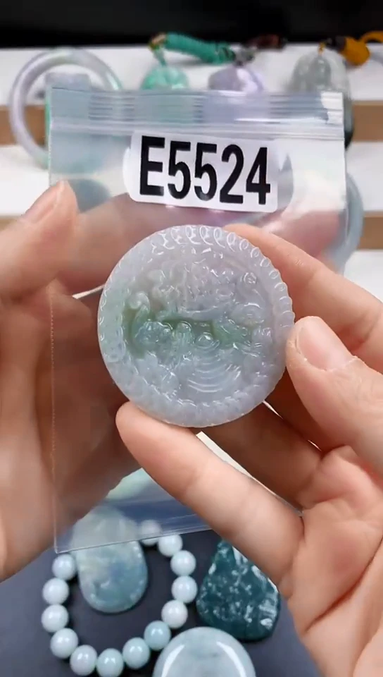 颈饰未镶嵌翡翠天然翡翠吊坠挂件