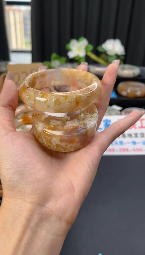 未镶嵌手镯石英质玉赠送镯心（58圈口）