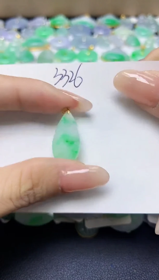 翡翠未镶嵌颈饰天然缅甸翡翠A货