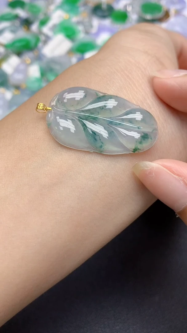 翡翠18K金镶嵌颈饰天然缅甸a货翡翠百元以上9元证书费自理