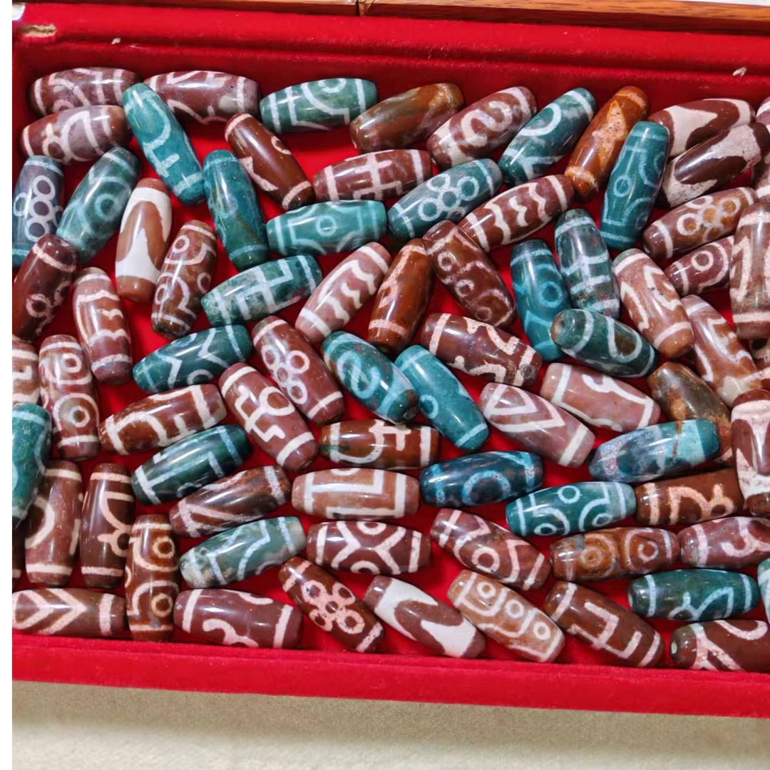 玻化多石种复合材质手工宝珠，对孔2.8直径1.1公分，拍一随机发一颗