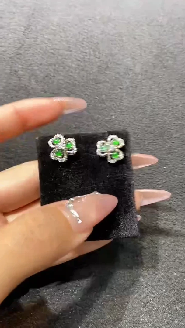 翡翠未镶嵌吊坠(不含链)多样性发货不含链其一